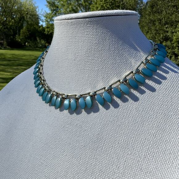 Vintage 50s Claudette Aqua Blue Thermoset Necklace Signed - Picture 3 of 8